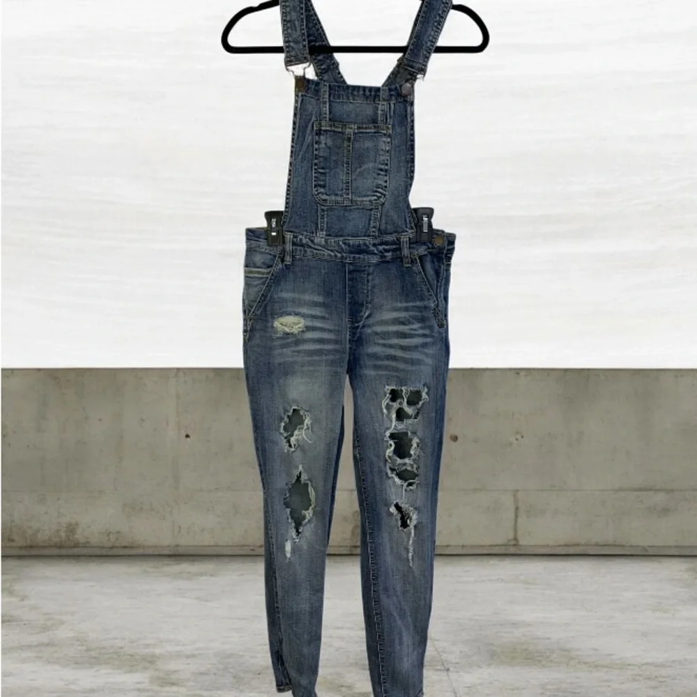 Overalls Blue Distressed Denim Junior’s Size 9 Rugged Worn in Look Outdoors 90s